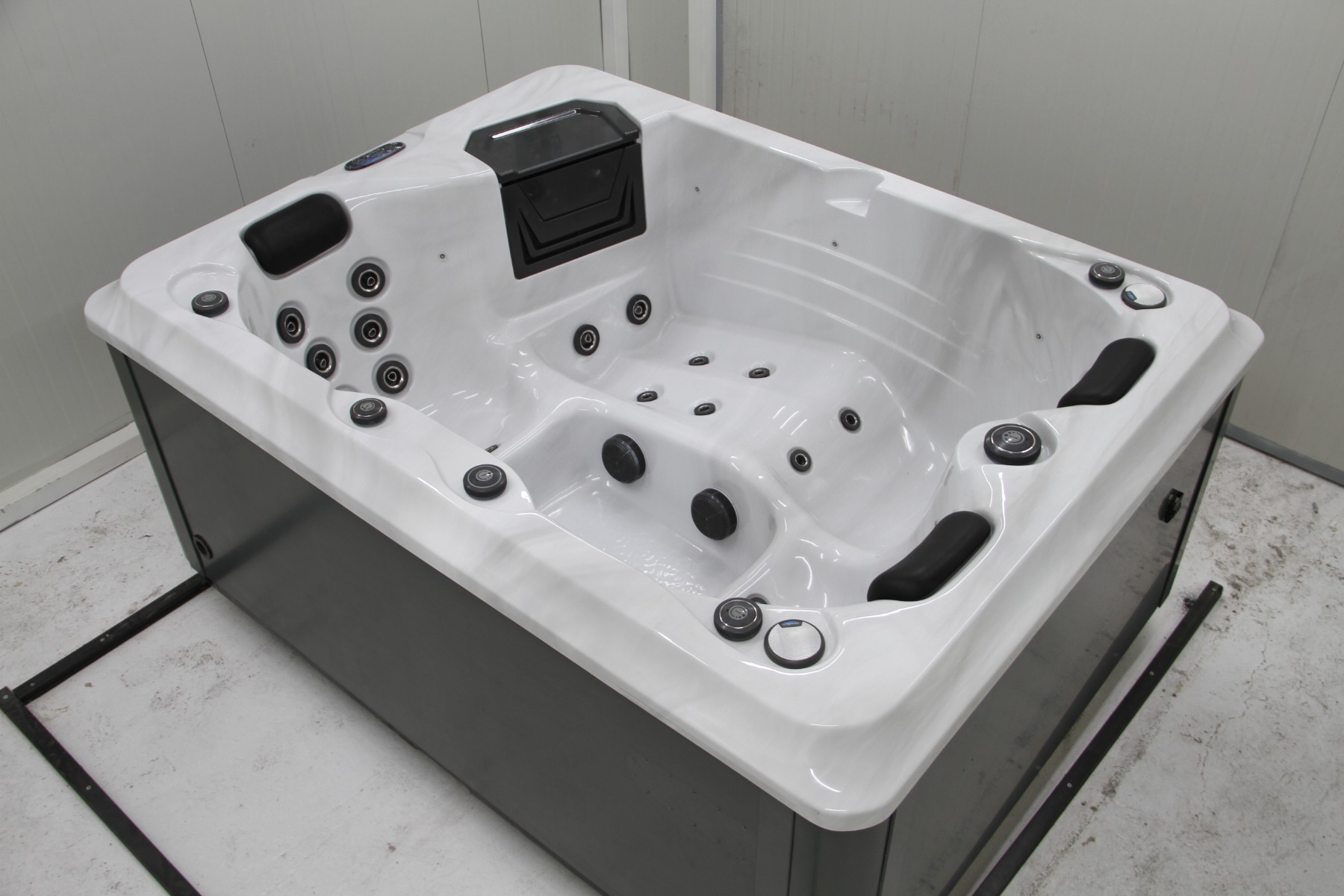 Fig III (Sterling Silver, Matt Grey) - Preloved