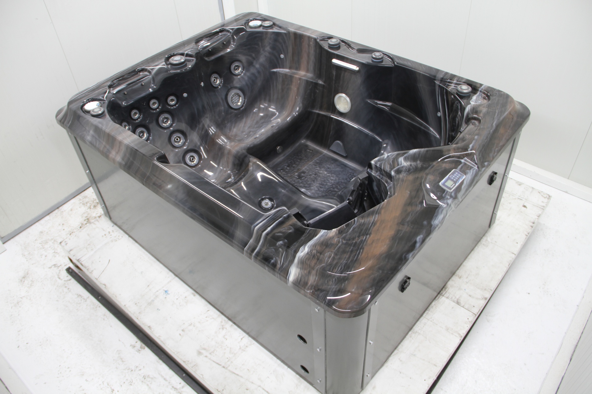 Fig III (Midnight Canyon, Matt Grey) - Preloved